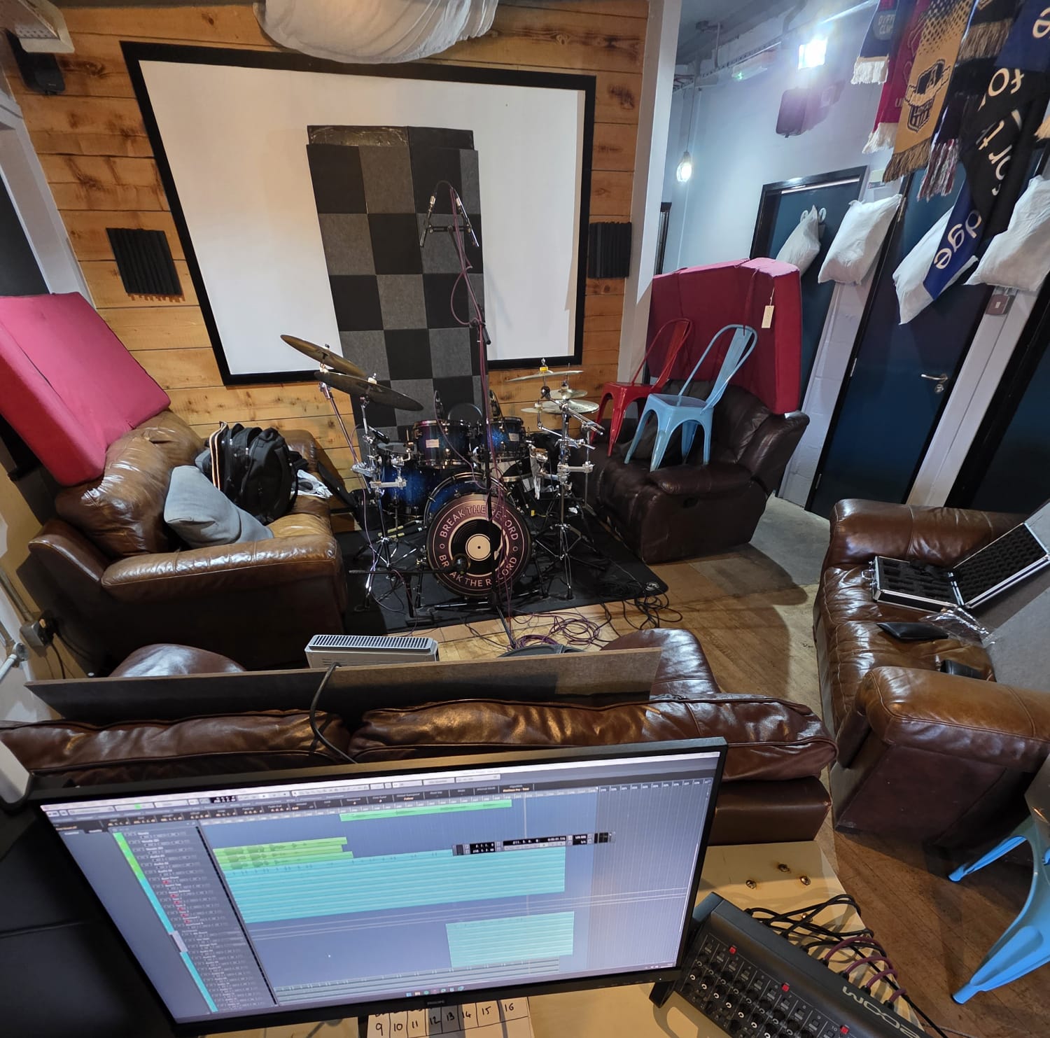 WhatsApp Image 2025-12-14 at 22.14.13_93d3c5e8